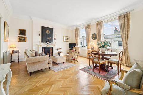 2 bedroom flat for sale, Gloucester Road, South Kensington, London