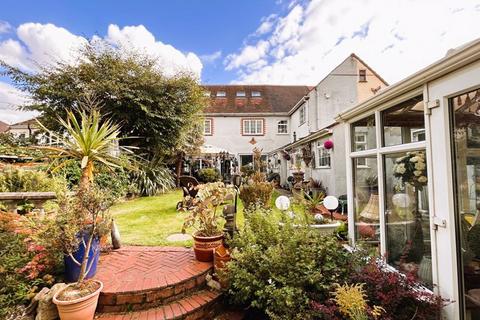 7 bedroom semi-detached house for sale, Castle Road, Walsall Wood WS9 9BZ