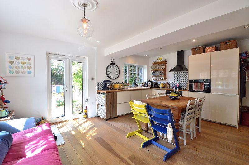 Living / dining...