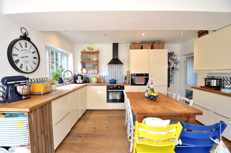 Living / dining...