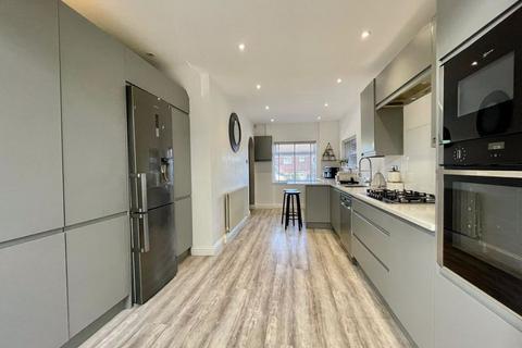 39 White Farm Road, Sutton Coldfield, B74 4LG