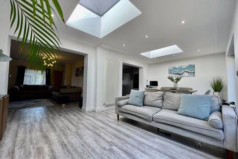 39 White Farm Road, Sutton Coldfield, B74 4LG