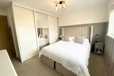 39 White Farm Road, Sutton Coldfield, B74 4LG