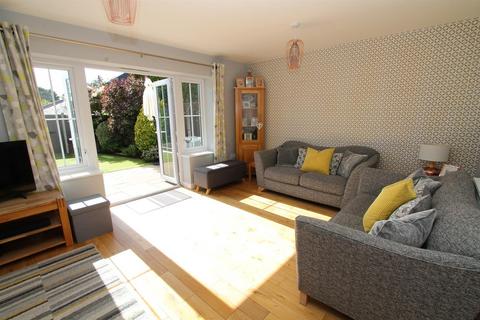 5 Metcalfe Avenue, Carshalton, SM5 4AW