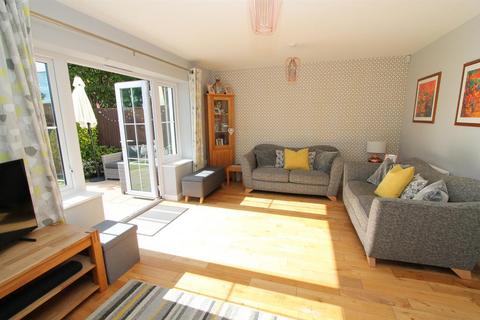 5 Metcalfe Avenue, Carshalton, SM5 4AW