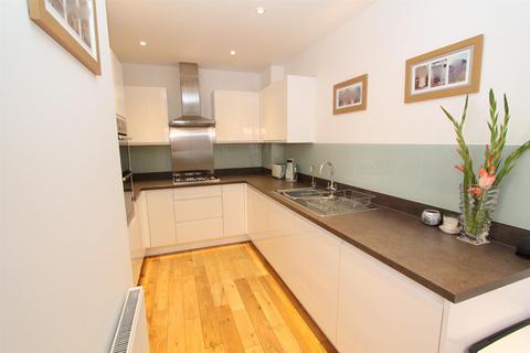 5 Metcalfe Avenue, Carshalton, SM5 4AW