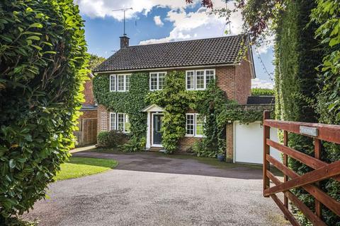 4 bedroom detached house for sale, Burnhams Road, Bookham