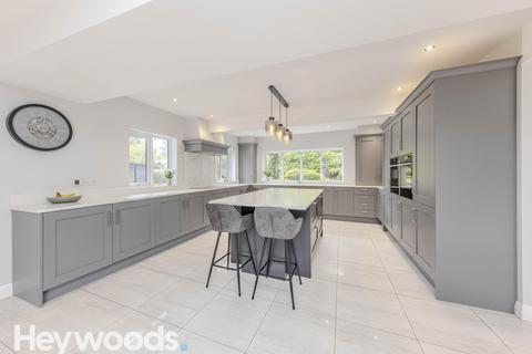 4 bedroom detached house for sale, Seabridge Lane, Seabridge, Newcastle-under-Lyme, Staffordshire