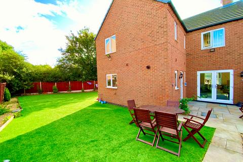 4 bedroom detached house to rent, Mabbs Close, Worcester, WR4