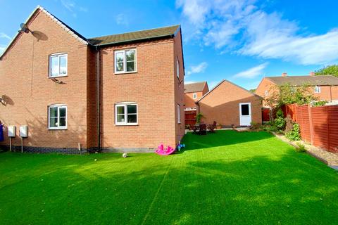 4 bedroom detached house to rent, Mabbs Close, Worcester, WR4