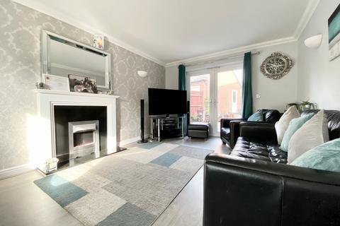 4 bedroom detached house to rent, Mabbs Close, Worcester, WR4