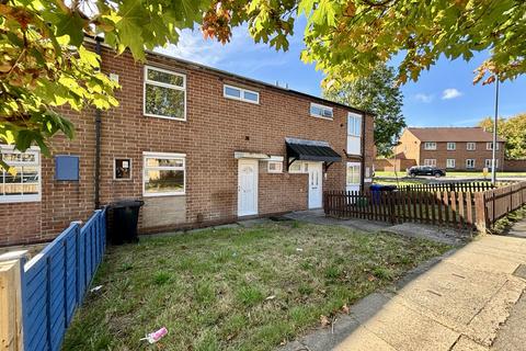 3 bedroom terraced house to rent, Rothesay Close, Sinfin