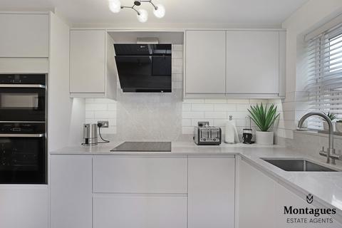 2a Brook Road, Epping, CM16 7BS