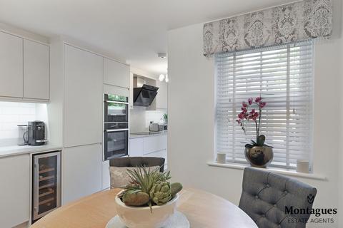 2a Brook Road, Epping, CM16 7BS