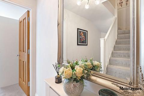 2a Brook Road, Epping, CM16 7BS