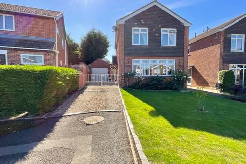 3 bedroom detached house for sale, Martyns  Way, Weedon, NN7 4RS