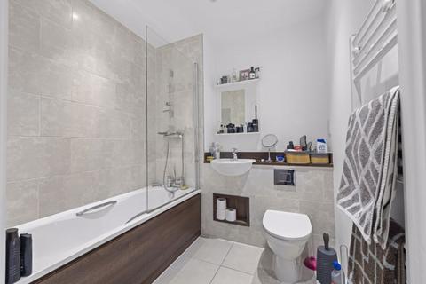 1 bedroom apartment for sale, Guide Price £240-£250k - Cabot Close, Croydon