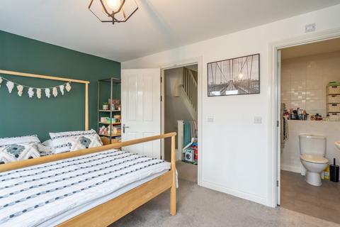 4 bedroom terraced house for sale, Baxendale Road, Chichester