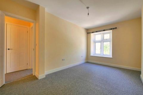 3 bedroom end of terrace house to rent, King Street, CIRENCESTER