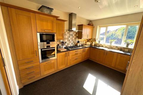 2 bedroom semi-detached bungalow for sale, Craythorne Gardens, North Heaton