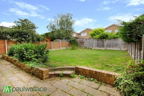 2 Broom Close, Cheshunt, Waltham Cross, EN7 6DD