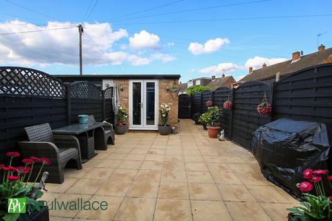 3 bedroom end of terrace house for sale, Rowlands Close, Cheshunt