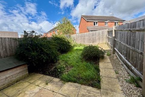 3 bedroom terraced house to rent, Dakota Drive, Calne SN11