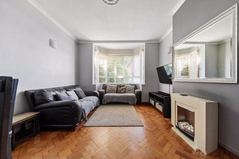 2 bedroom ground floor flat for sale, Croydon Road, Wallington