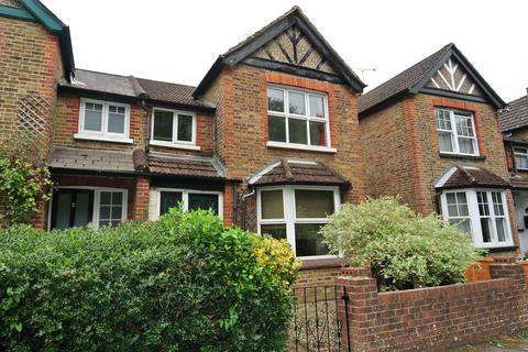 3 bedroom house to rent, The Triangle, Woking GU21