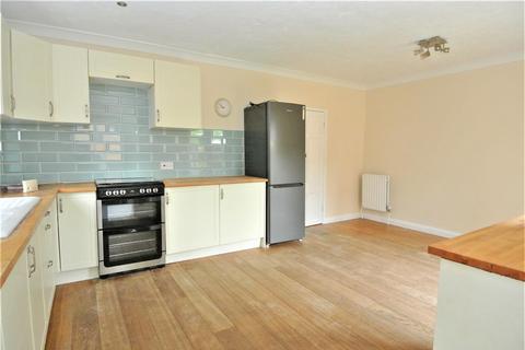 3 bedroom house to rent, The Triangle, Woking GU21