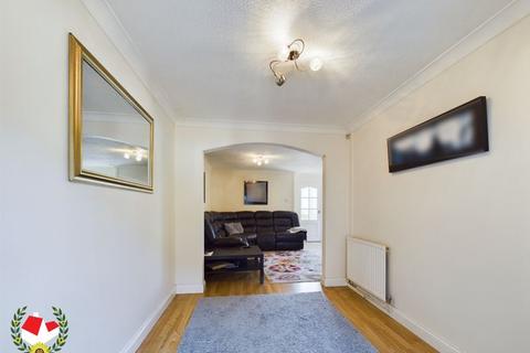 7 Basil Close, Abbeydale, Gloucester, GL4 5TJ