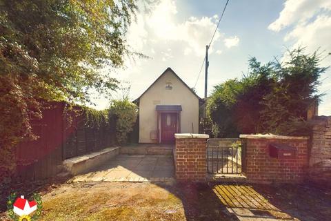 1 bedroom detached bungalow for sale, Bath Road, Hardwicke, Gloucester