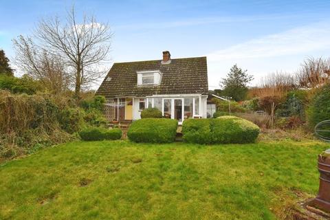 3 bedroom detached bungalow for sale, White Hill, Pitton                                                                        *NO ONWARD CHAIN*