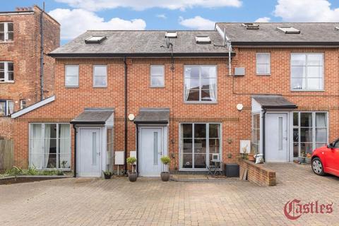 2 bedroom terraced house for sale, Kings Gate Mews, Spencer Road, N8