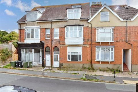 2 bedroom ground floor flat for sale, Broadway, Totland Bay, Isle of Wight