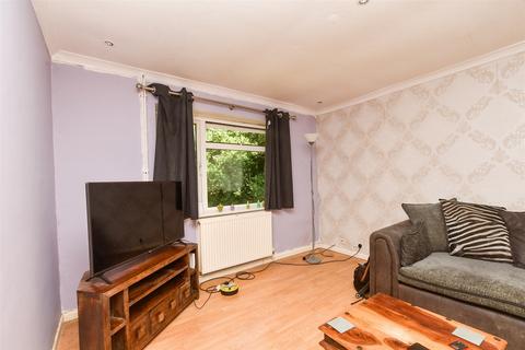 2 bedroom apartment for sale, Green Lane, Shipley Bridge, Horley, Surrey