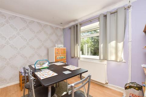 2 bedroom apartment for sale, Green Lane, Shipley Bridge, Horley, Surrey