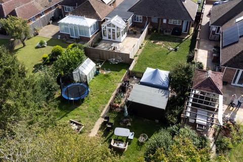 15 Highlands Road, Basingstoke, RG22 5ES