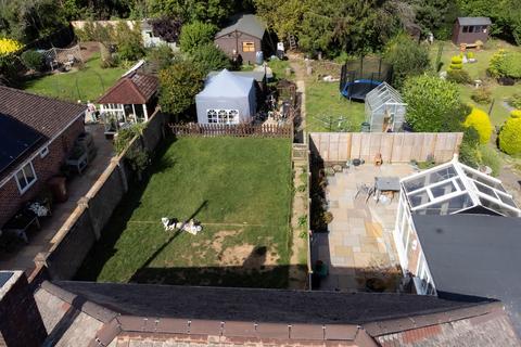 15 Highlands Road, Basingstoke, RG22 5ES