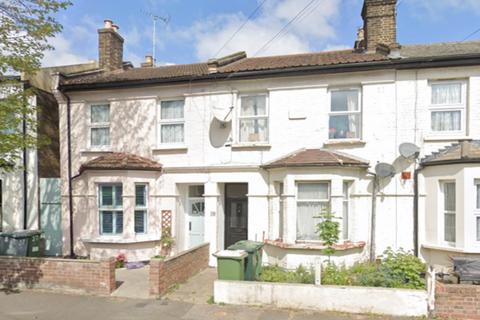 2 bedroom flat to rent, Reginald Road, Forest Gate,