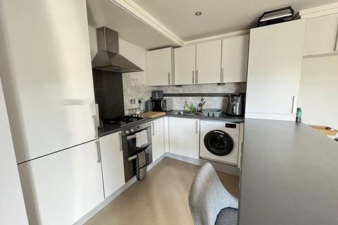 2 bedroom flat to rent, Wimborne Road, Bournemouth,