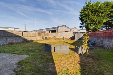 124 Weeth Road, Camborne, TR14 7NB