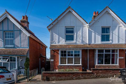 3 bedroom house for sale, Station Road, Yarmouth