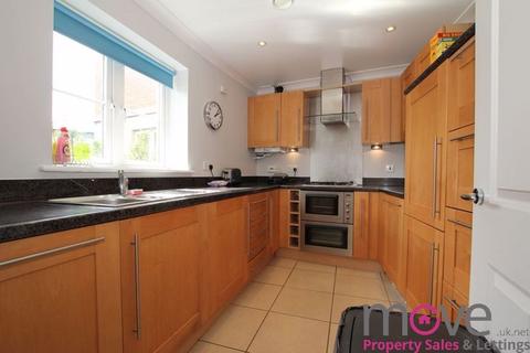 4 bedroom terraced house to rent, Brookbank Close, Cheltenham GL50