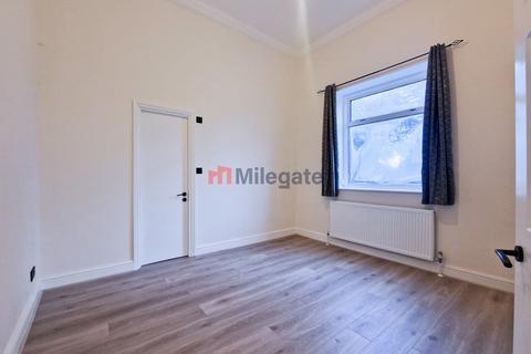 3 bedroom flat to rent, Willesden Lane, London NW6