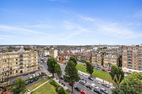 3 bedroom apartment for sale, Grand Avenue, Hove, BN3 2NG