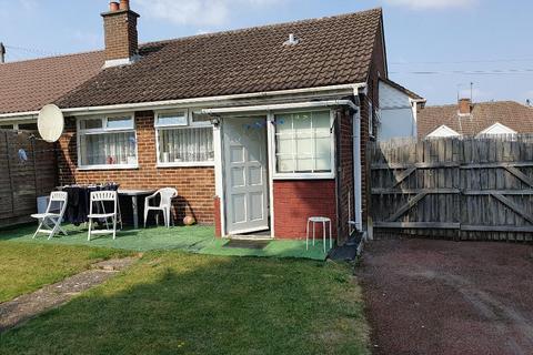 2 bedroom bungalow for sale, Ripley Road, Luton, Bedfordshire, LU4 0AT