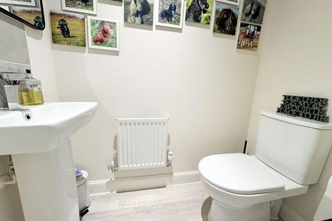 138 Armstrongs Fields, Broughton, Aylesbury, HP22 7BX