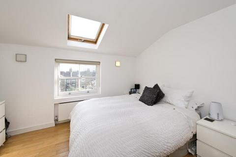 2 bedroom apartment to rent, Tunley Road, London SW17