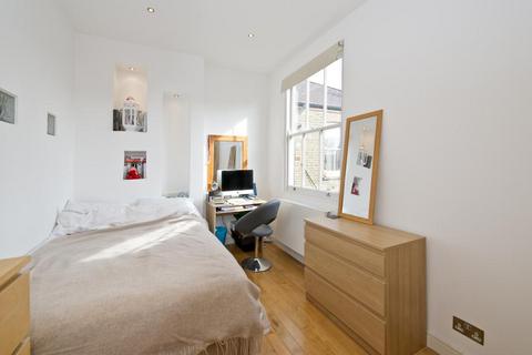 2 bedroom apartment to rent, Tunley Road, London SW17